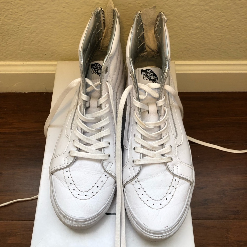 WHITE LEATHER VANS! W 8